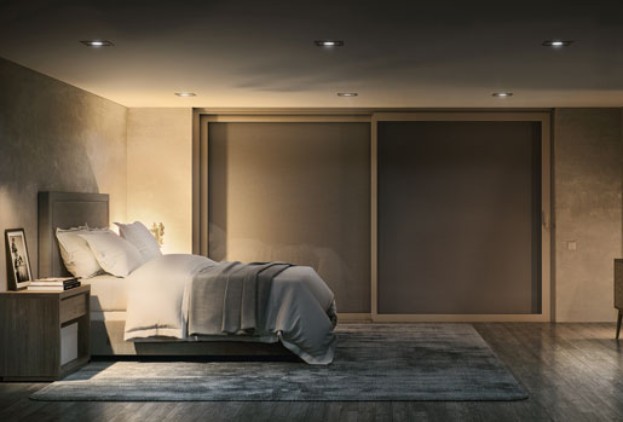 Sonnenschutz-Schlafzimmer mit geschlossenen Textillscreens