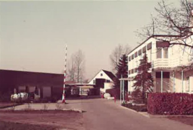 Unternehmenshistorie-aelteres Foto von frueherer Verwaltung